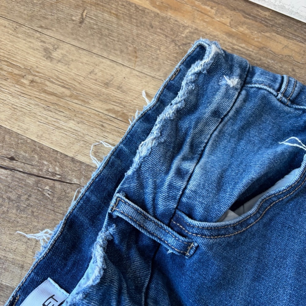 Vervet Distressed Cuff Crop Skinny Jeans - Picture 7 of 15
